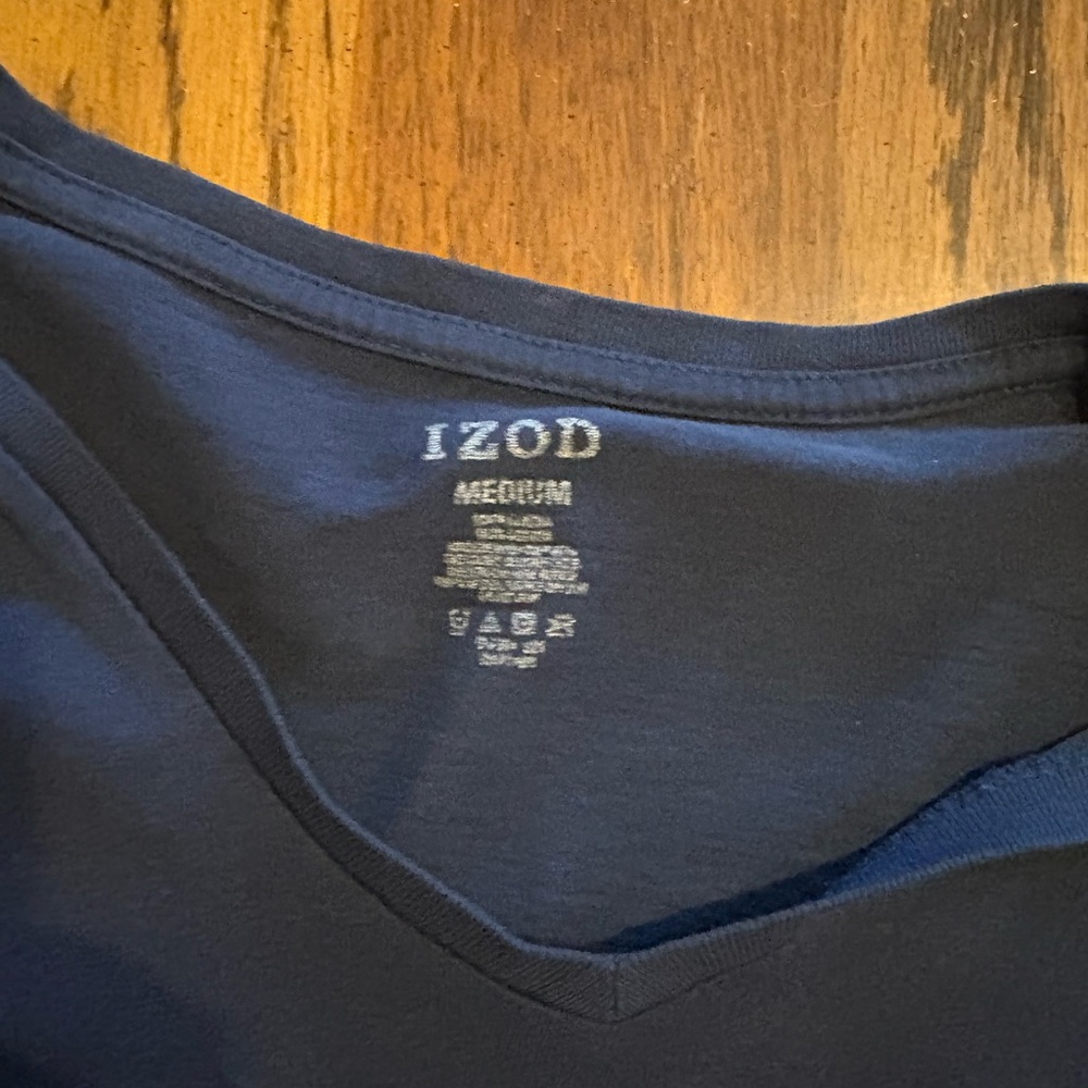 Izod Men's Navy V-Neck Short Sleeve Tee - Picture 2 of 3